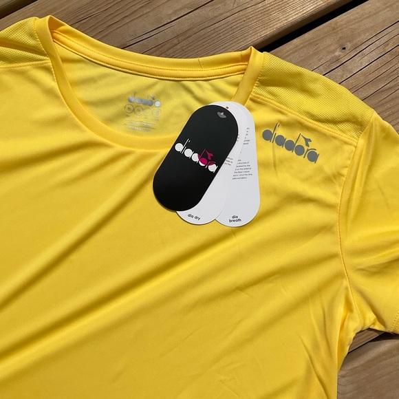 NWT Diadora sport T-Shirt - Picture 2 of 3